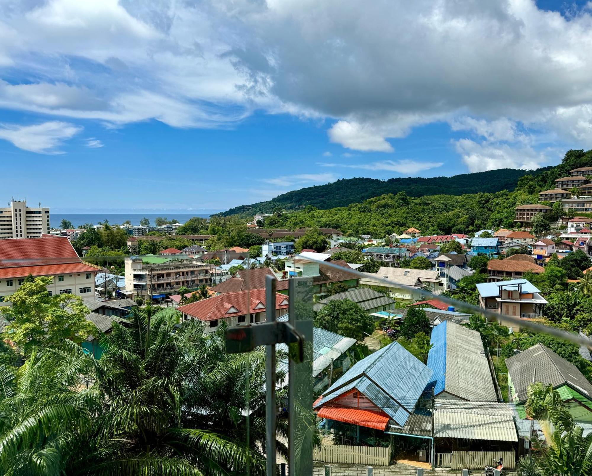 Sea View Studio At Chic Condo, Karon Beach Kültér fotó