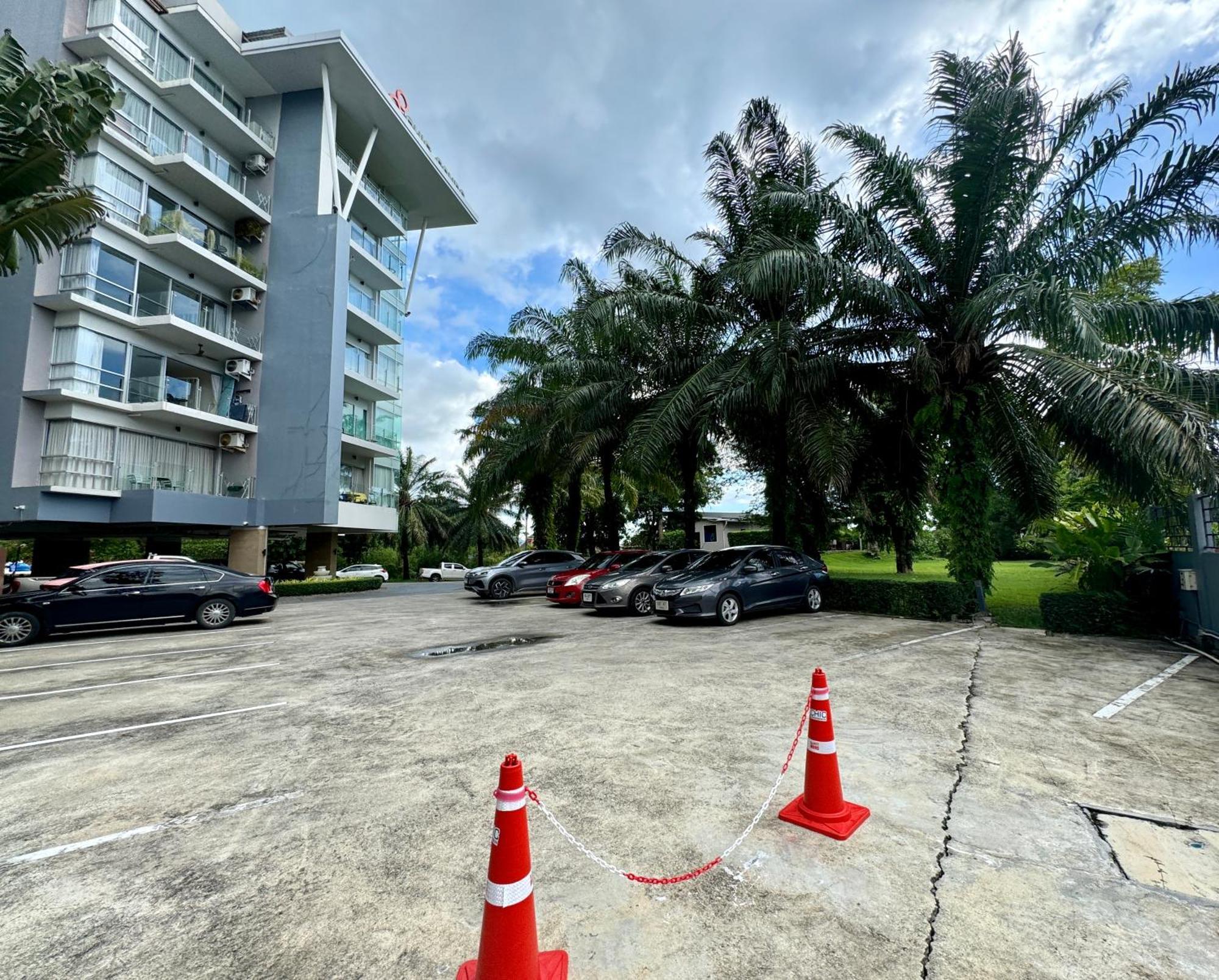 Sea View Studio At Chic Condo, Karon Beach Kültér fotó